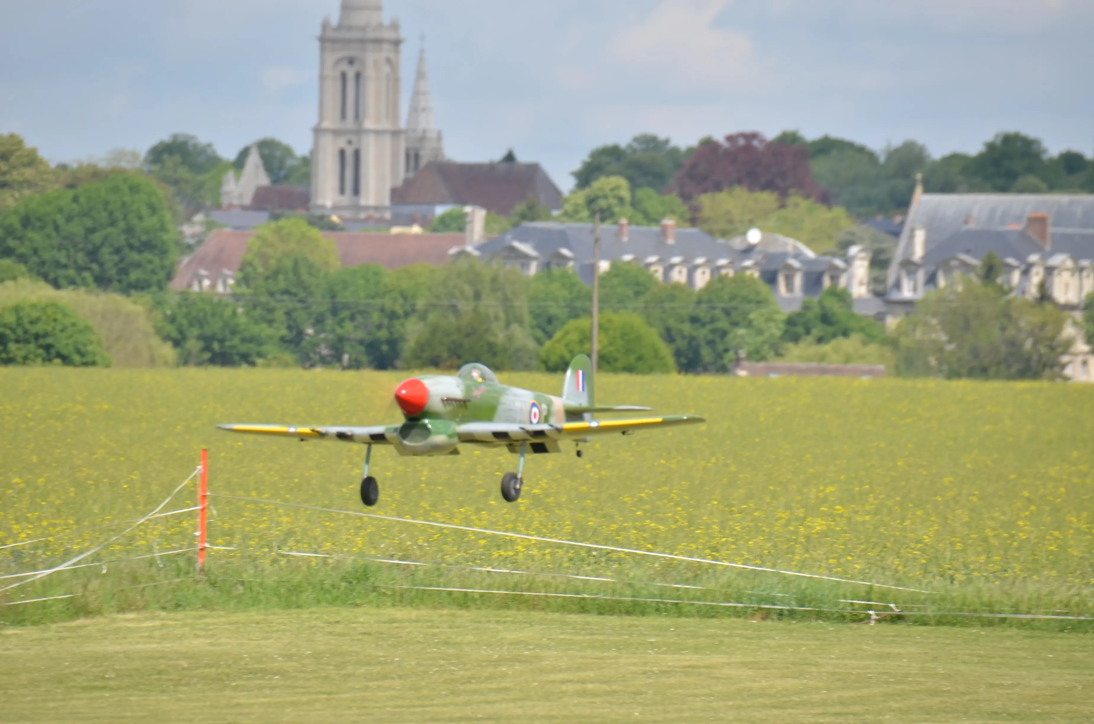 Typhoon / Senlis